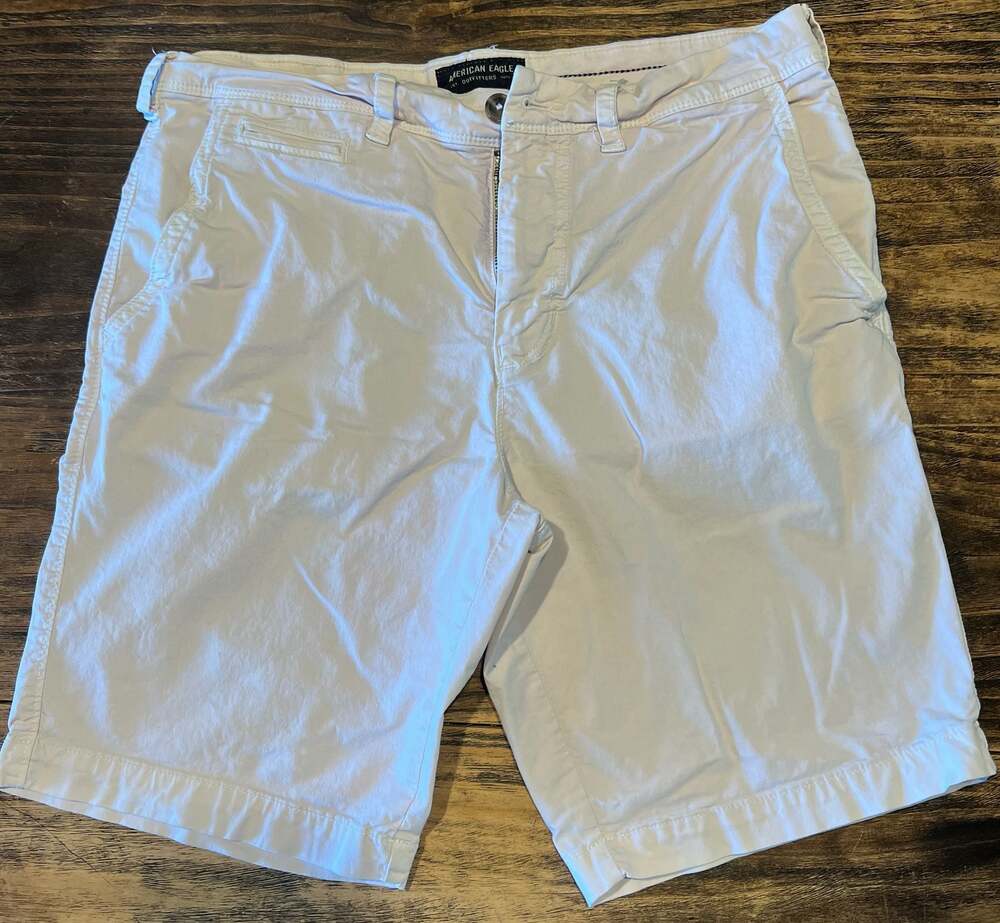 American Eagle Extreme Flex Slim Fit Shorts Off-White